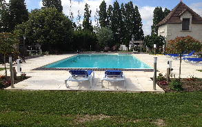 Piscine chauffée et spa extérieur